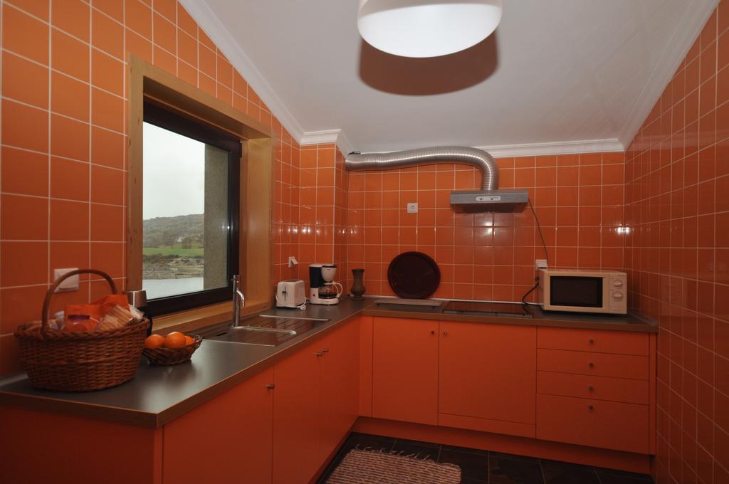 Gasthaus Casas Avela Brava Negroes Zimmer foto